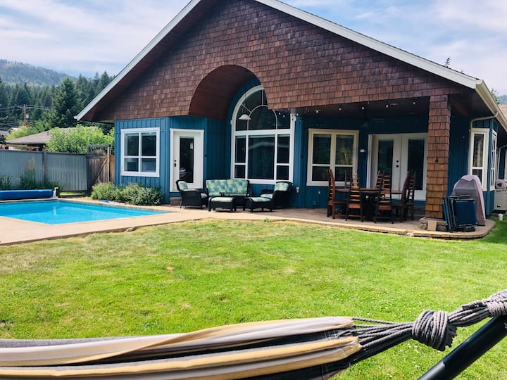 Summer Fun with Pool & Golf Discounts