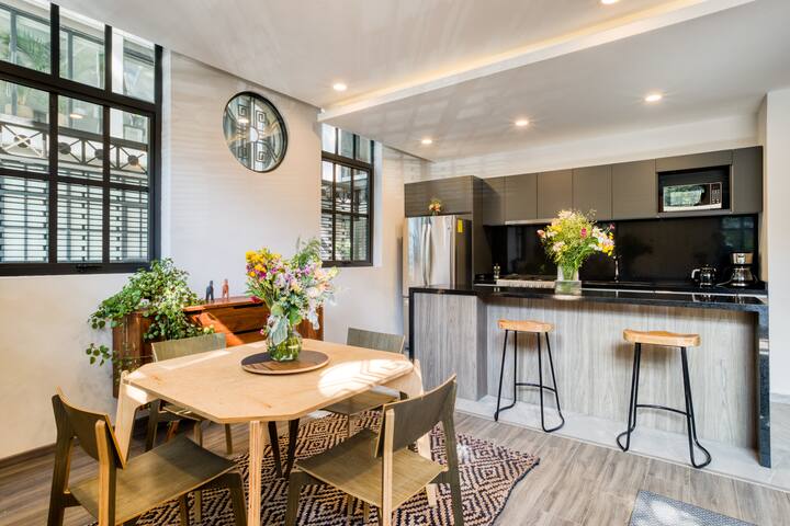 Amazing terrace + GYM in front of the park. gallery image 4