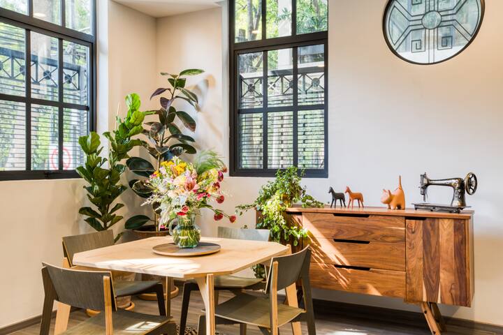 Amazing terrace + GYM in front of the park. gallery image 3