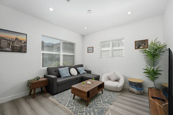 Modern & Bright 3BR | Family Friendly | New Home