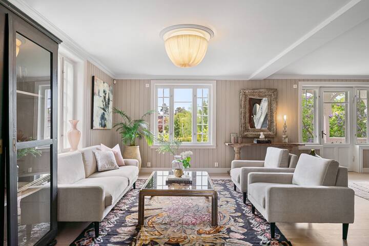 Vakker sveitservilla med hage og flere uteplasser. gallery image 3