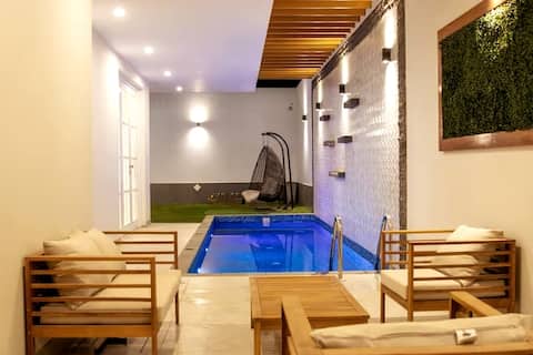 Pool, Jacuzzi and Grill for 10 people