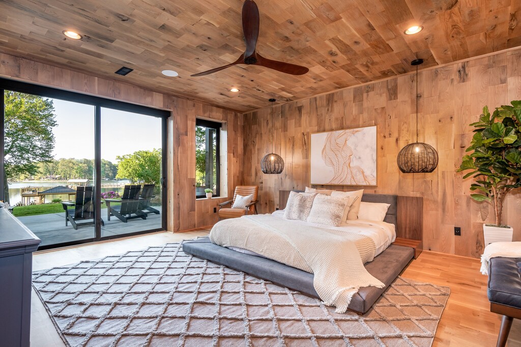 ห้องสวีทห้องนอนหลักพร้อมวิว - ชั้นล่าง 