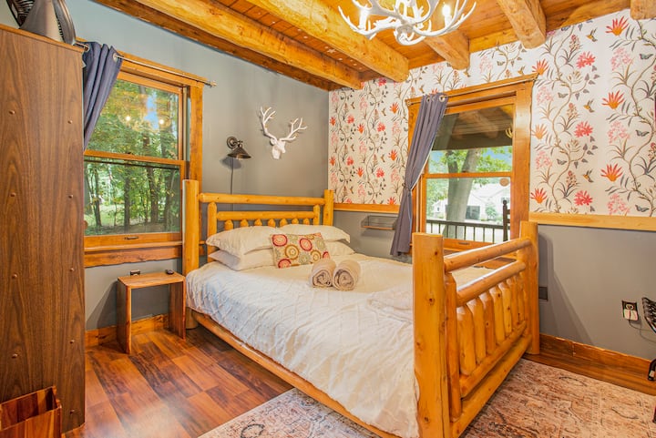 غرفة نوم بحجم كوين، تتسع لنوم شخصين