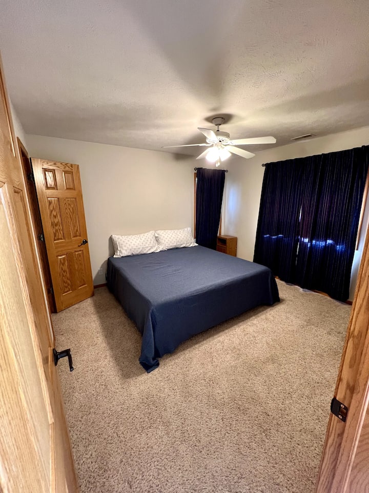 Bedroom 4 - King bed (with walk-in closet)