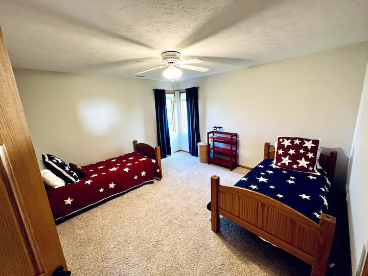 Bedroom 3 - two twin beds