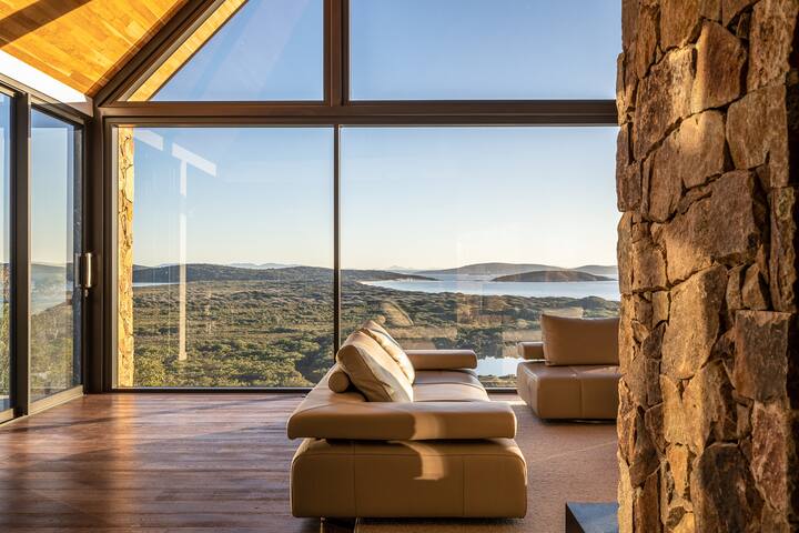 Latitude 35º5, Goode Beach