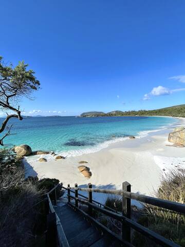 Latitude 35º5, Goode Beach gallery image 4