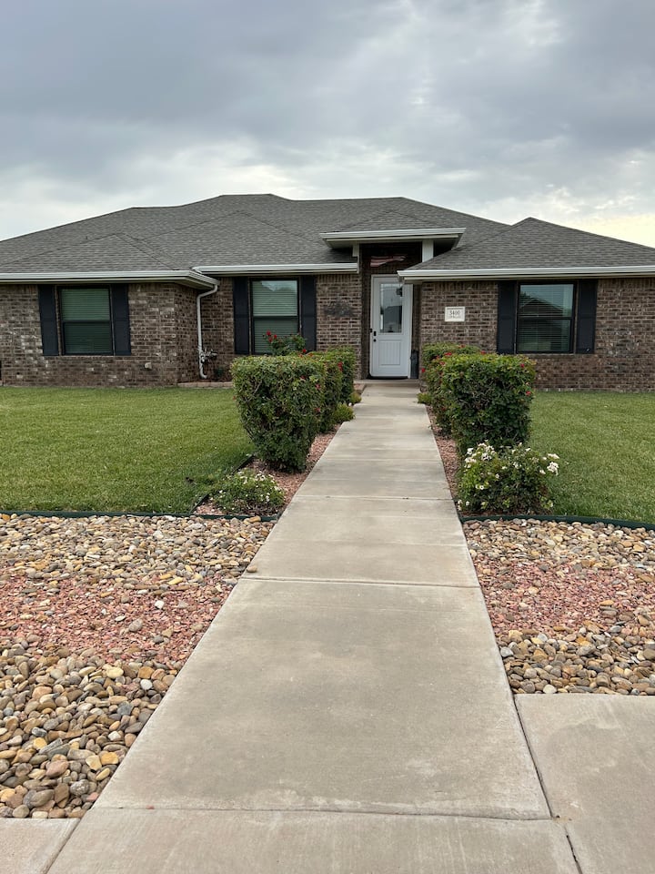 Luxury Home, Pet Friendly Houses for Rent in Clovis, New Mexico