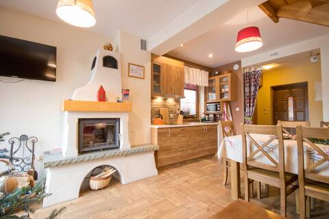 Cottage with a mountain fireplace (400 meters to the term)