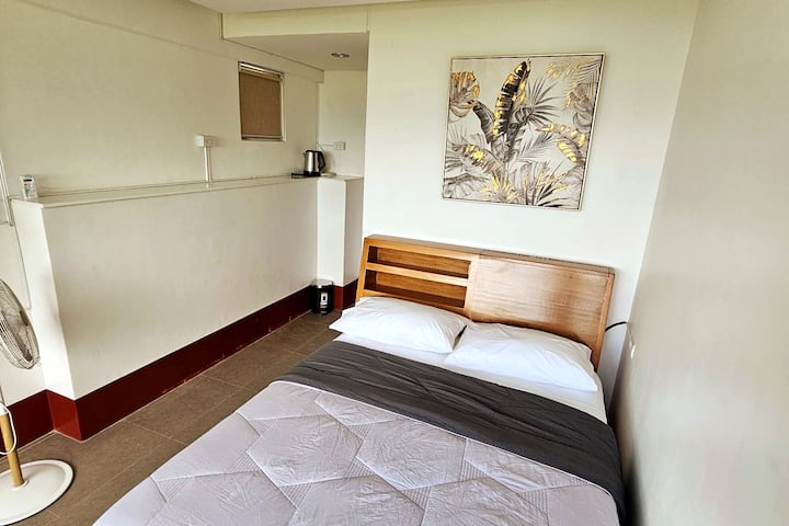 CLIFF ROOM