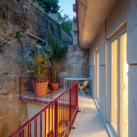 Spacious Duplex w/ private Garden & Swimming pool gallery image 5