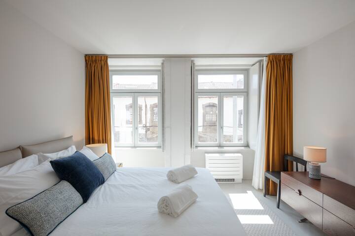 Spacious Duplex w/ private Garden & Swimming pool gallery image 4