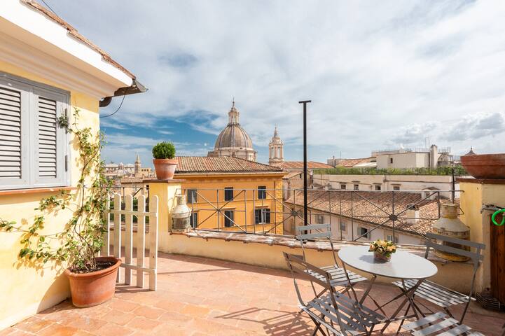 The Domes of Borromini – Charming Apartment. gallery image 5