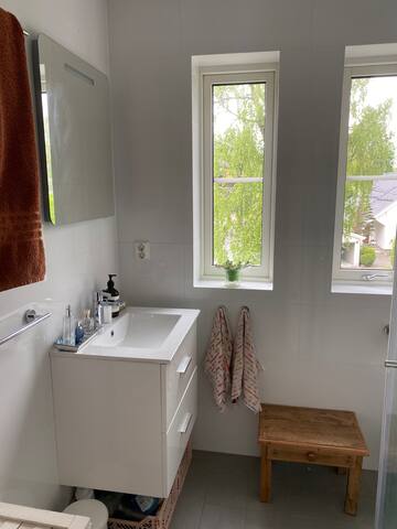 Flott, sentralt hjem med hage. gallery image 5