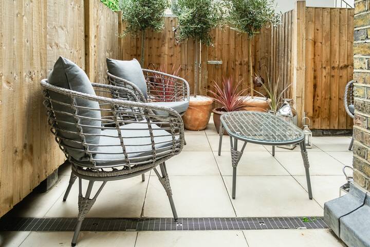 Home near Oxford Circus w/ terrace gallery image 5