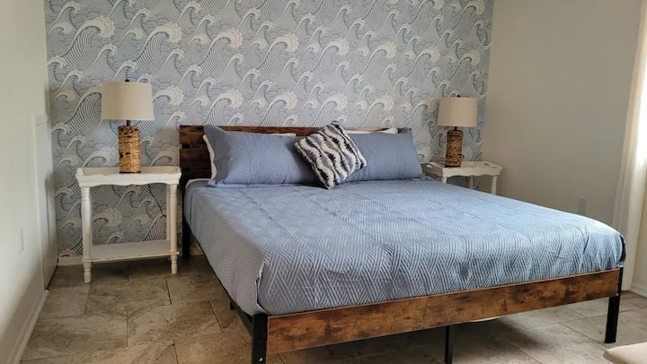 Pohodlná spálňa s manželskou posteľou