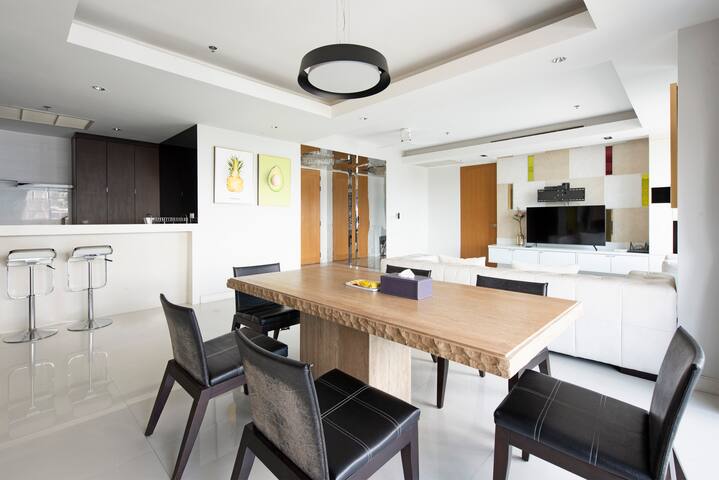 3BR Luxury Private Residence , Chitlom gallery image 3