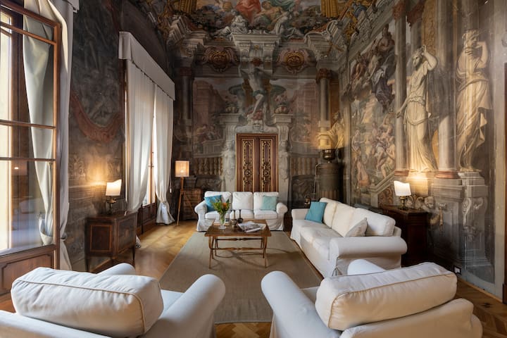 Gorgeous Florentine apartment