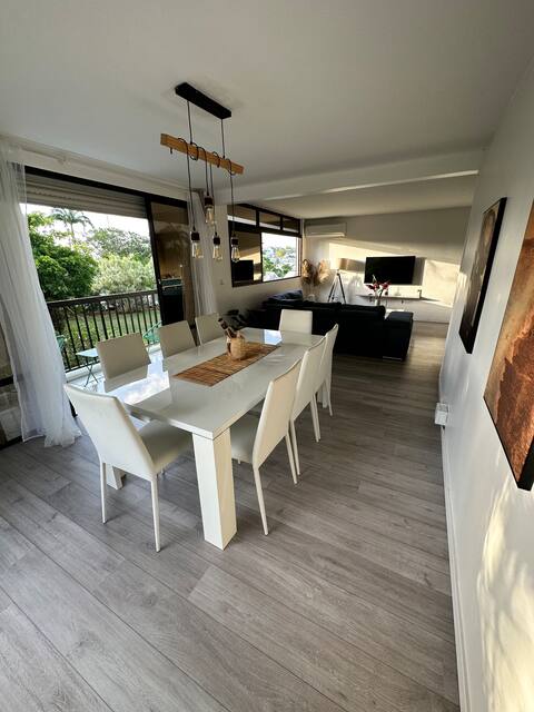 Lovely flat with water tank and beach access