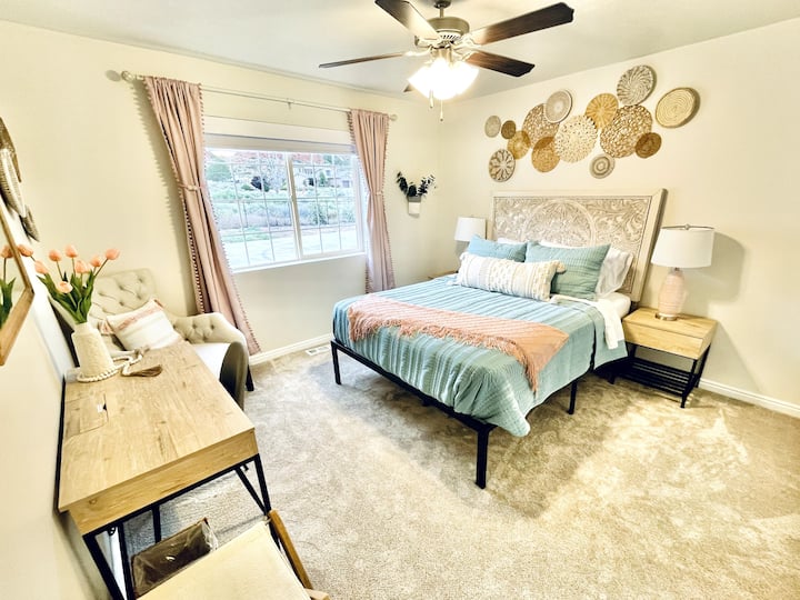 Dhomë gjumi #3
Krevat dopio "queen"