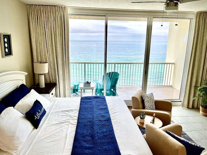 Spectacular Oceanfront Beach Service Included Apartments for Rent