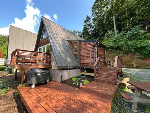 Modern/rustic cabin with cool fresh mountain air