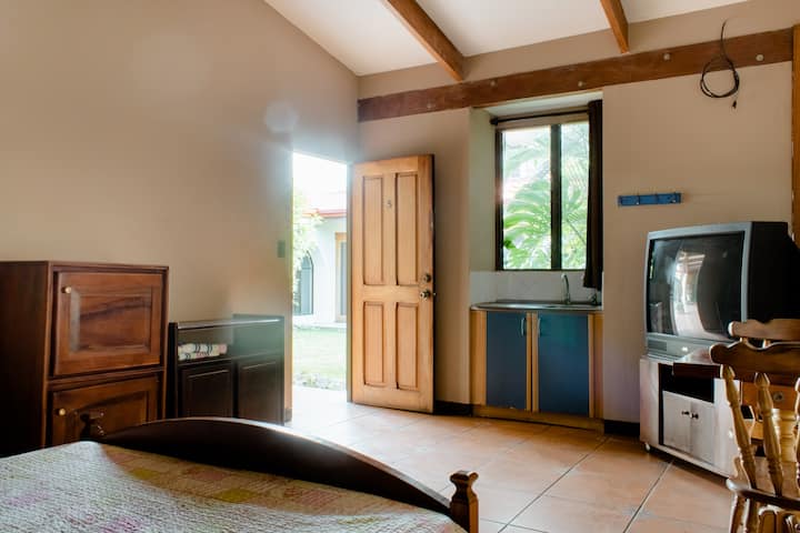 5号房，露台旁边