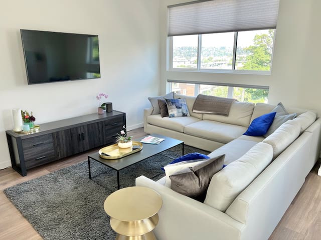 Magnificent family-friendly 3BR in Magnolia!