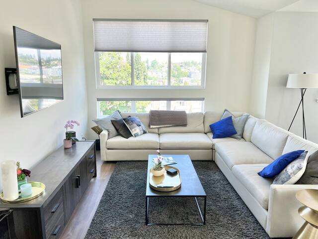 Magnificent family-friendly 3BR in Magnolia! gallery image 2