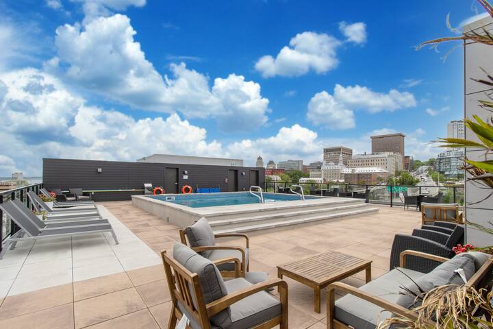Panorama Penthouse: Free Parking, Roof Top, Gym gallery image 2