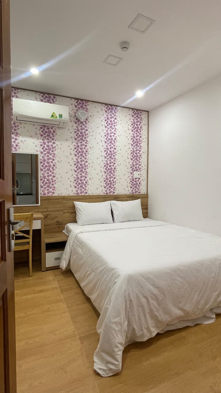 Спалня 2 с тоалетка.