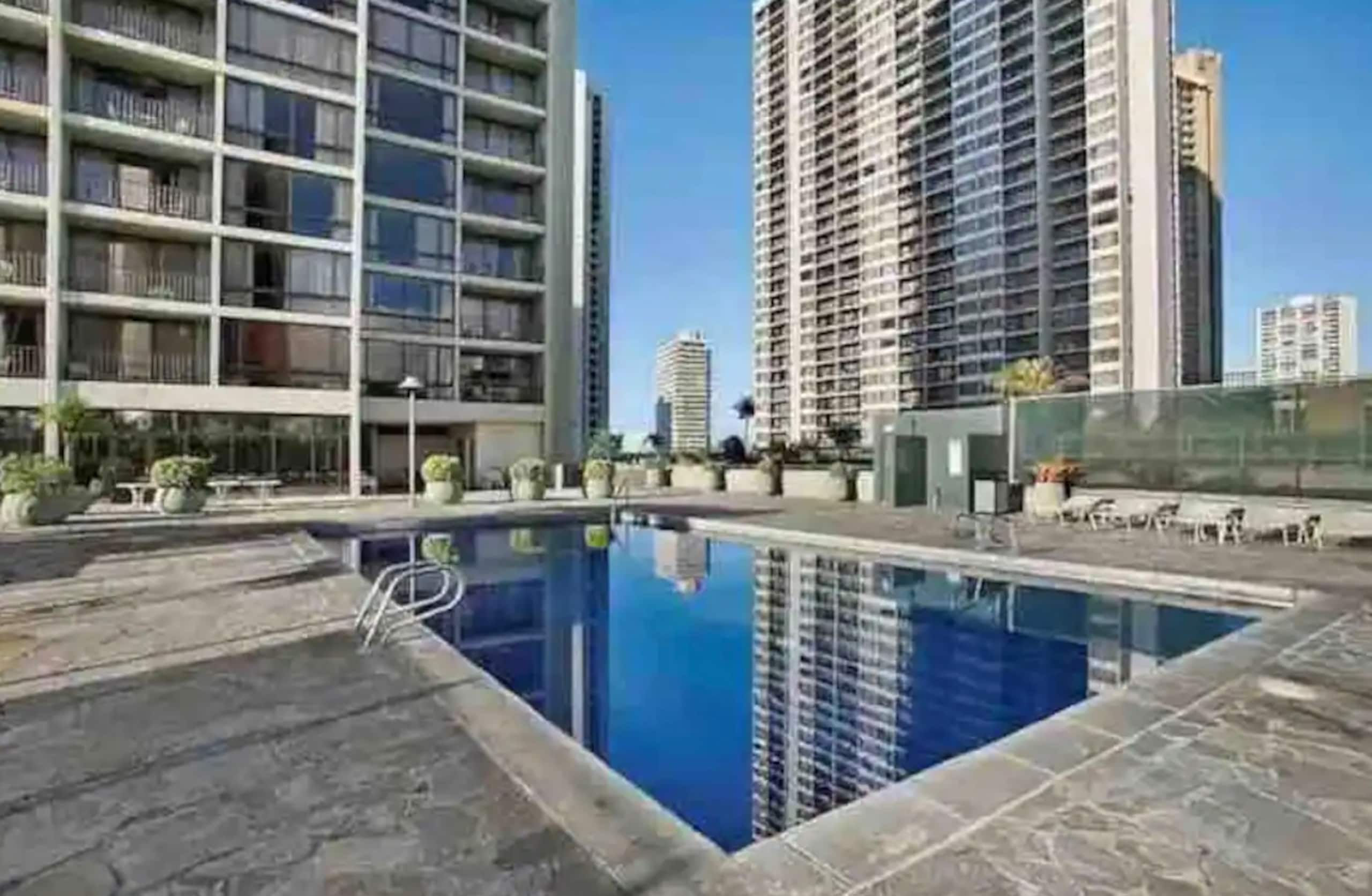 23FL- Modern 1 Bedroom Close to Beach w/Parking - Image 47