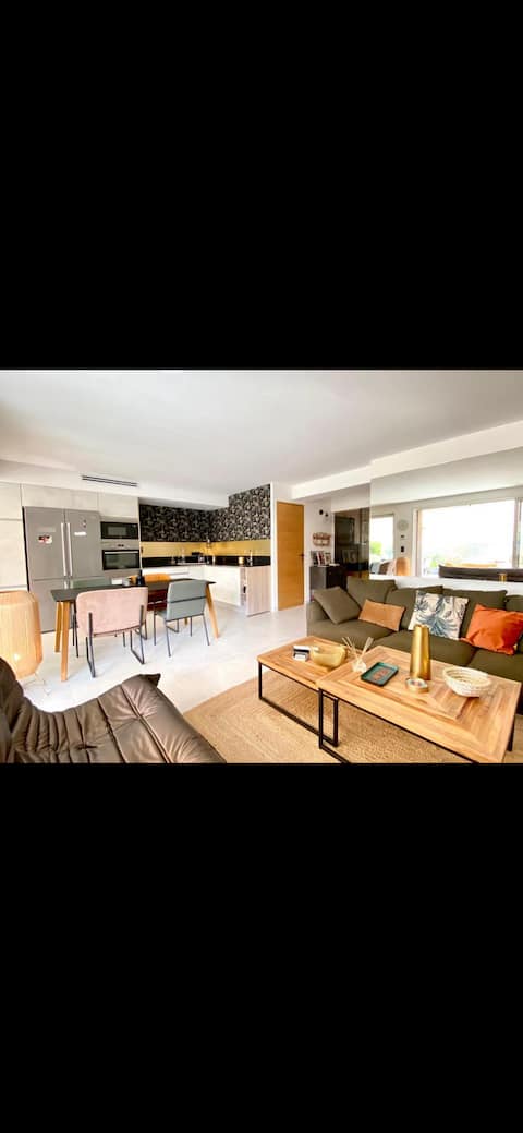 Popular Airbnb listing: Lou Fagiano in Cassis
