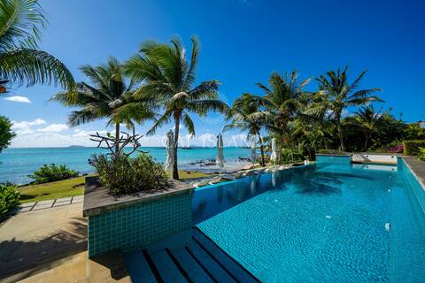 Feet in the water apartment, private beach