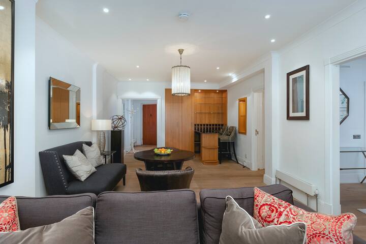 -|-Luxury n’ Spacious AirCon 4 Bed 4,5 Bath App-|- gallery image 5