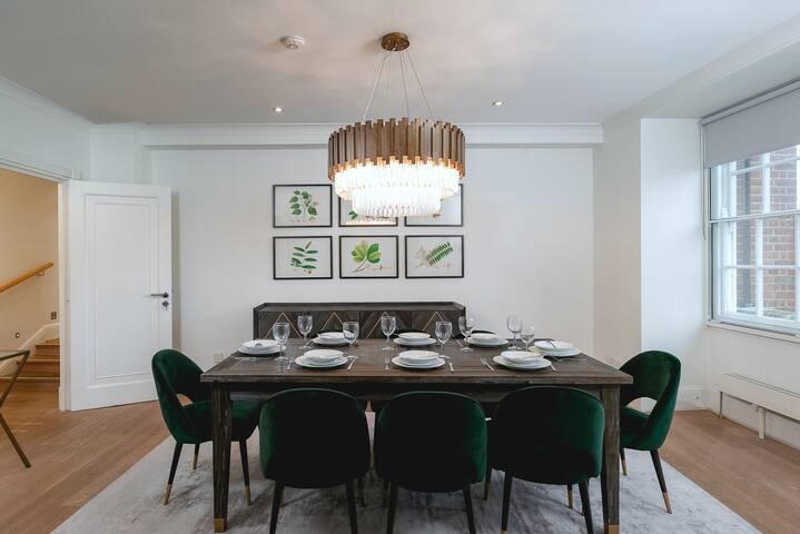 -|-Luxury n’ Spacious AirCon 4 Bed 4,5 Bath App-|- gallery image 2