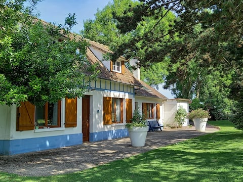 Mademoiselle O' Garden, Alabaster Coast Cottage