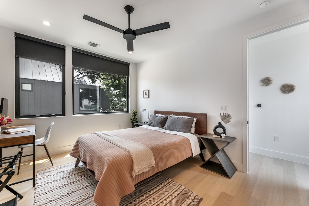 Modern 2BR 1 Mile from Downtown & Zilker Park