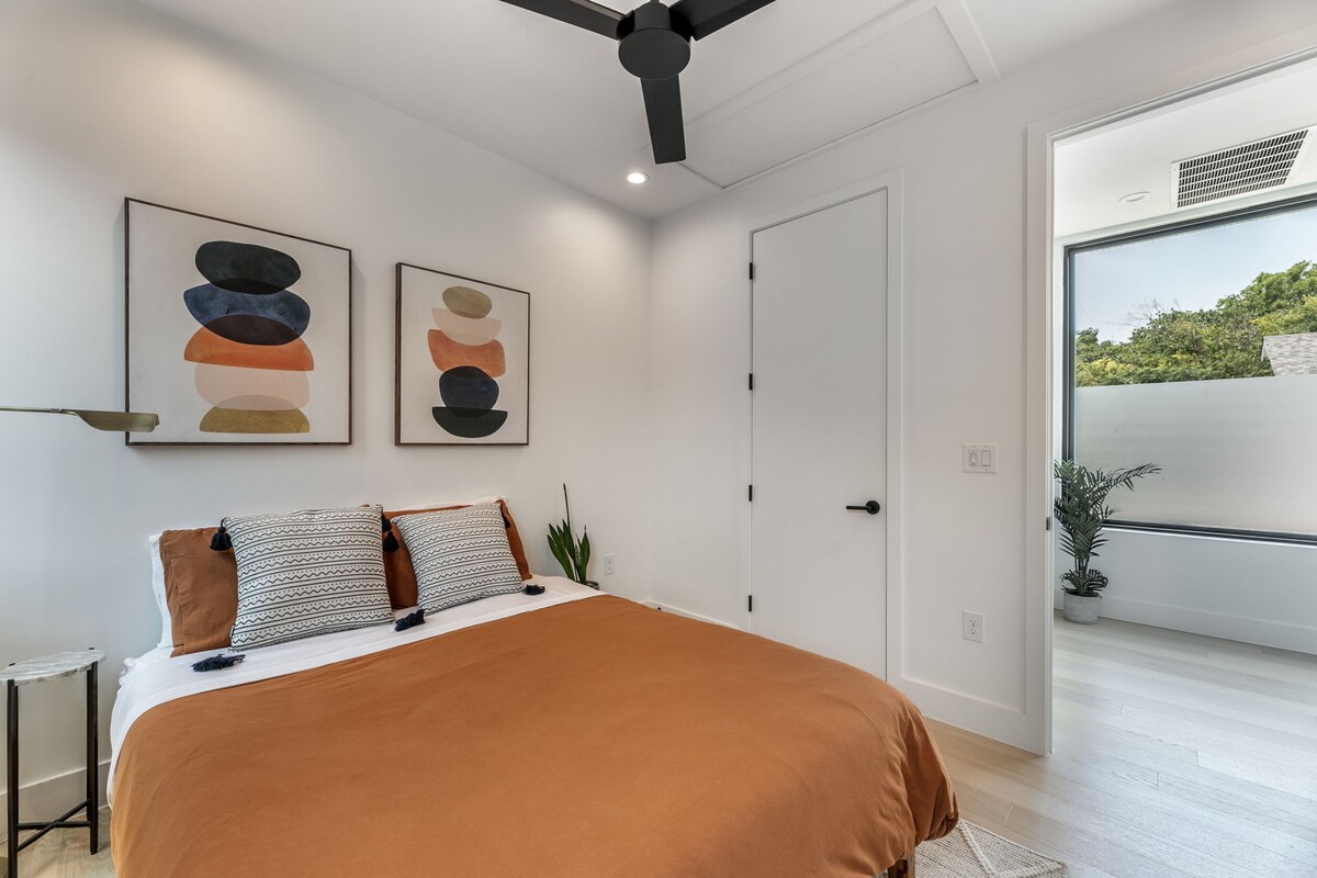 Modern 2BR 1 Mile from Downtown & Zilker Park