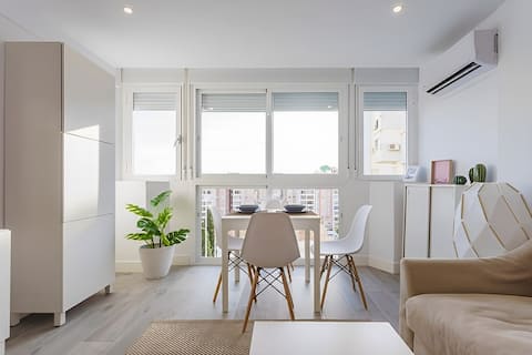 Sea Views: 500m from the beach, pool, Wi-Fi, AC