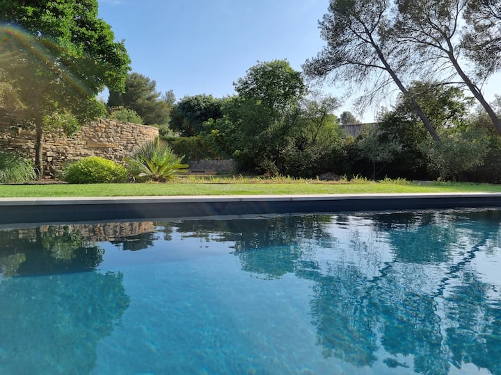 Villa Moderne Avec Piscine En Centre-ville - Nîmes