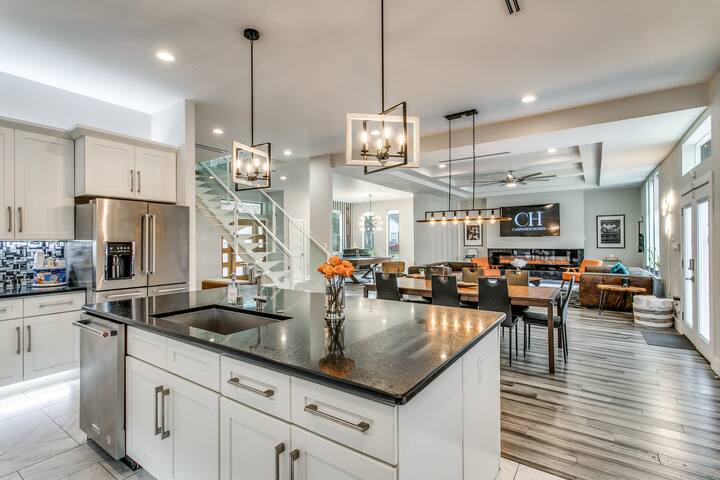 Pool Sauna Gym Pool Table Private Estate gallery image 5