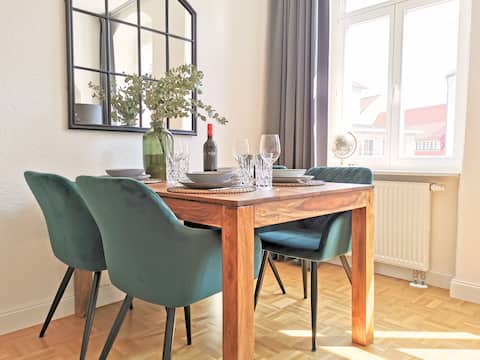 Top Airbnb: Fynbos Apartment stylish & central | Parking in Meißen