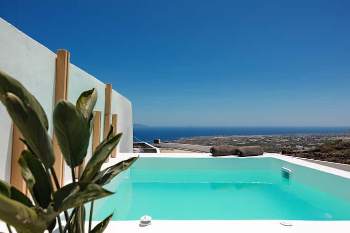 Lackos Luxury Suites - Sigrid - Santorini