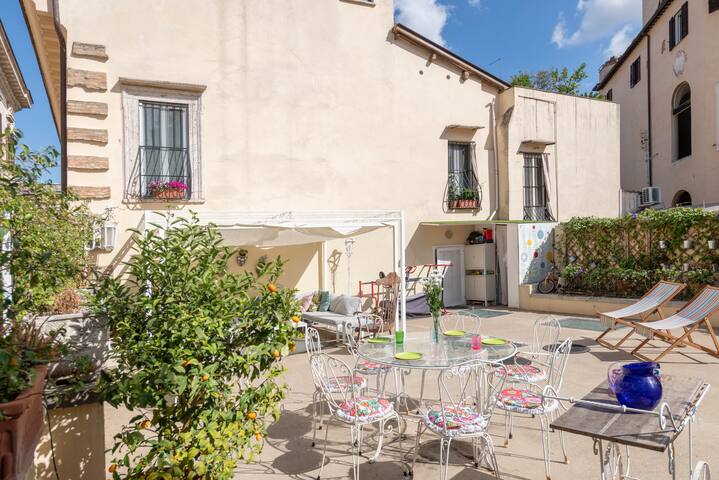 Rainbow luxury apartment Rome gallery image 3