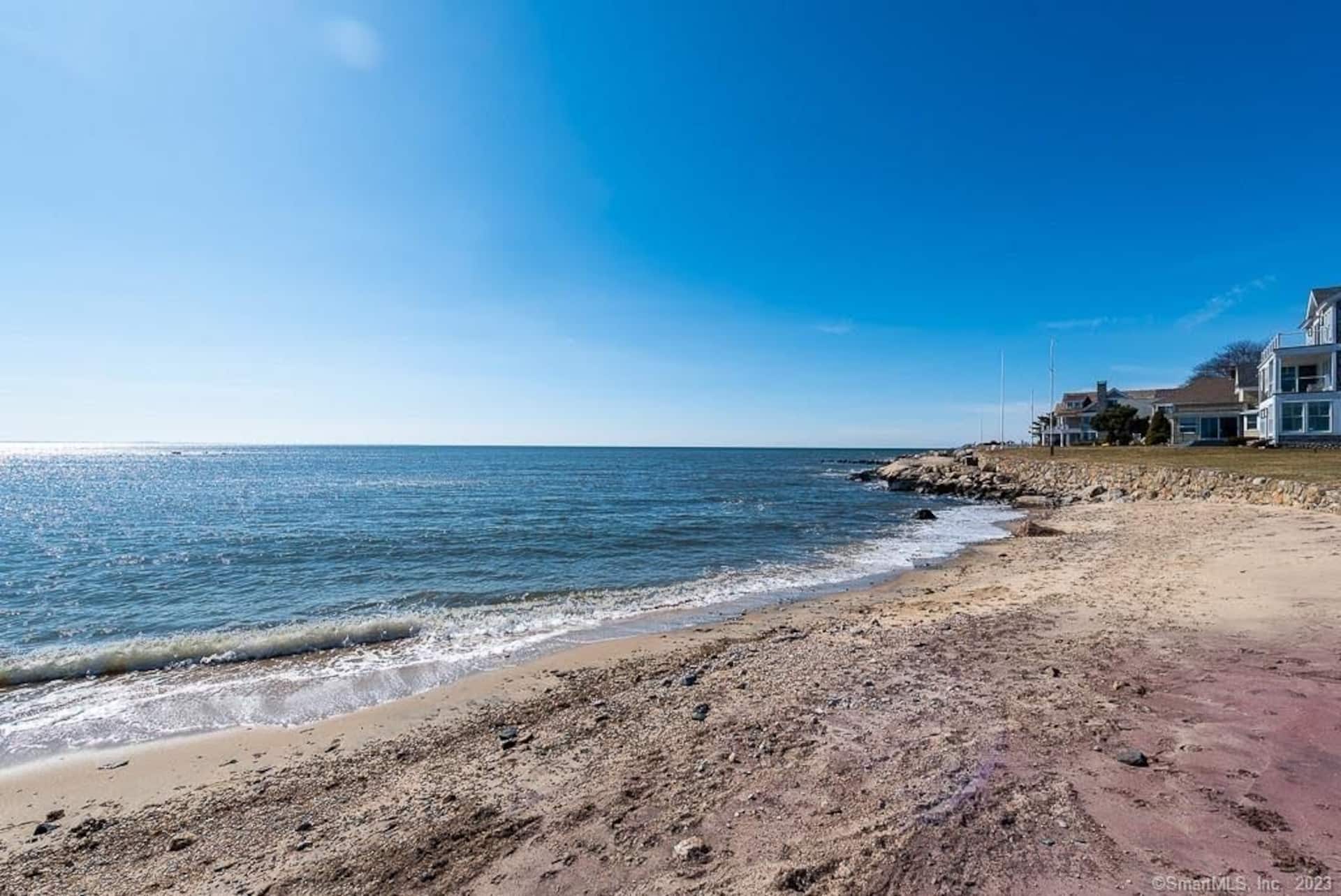 Charming Westbrook Cottage, Steps to Private Beach