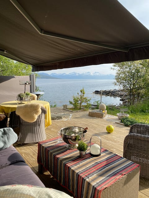 Idyllic seaside holiday home