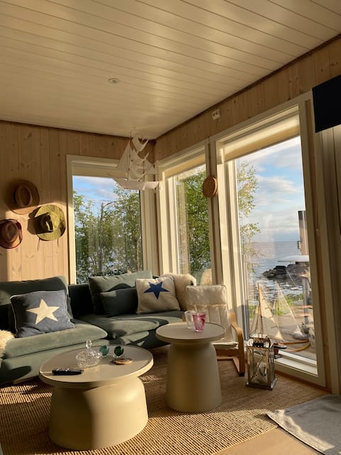 Top Airbnb: Idyllic holiday home by the lake in Molde