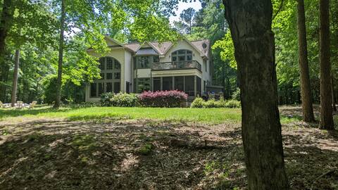 Celebrate Fall! 
Kerr Lake custom lodge home